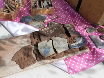Maggot marks, blue slips and lots of Fragments! Update from our ceramics project